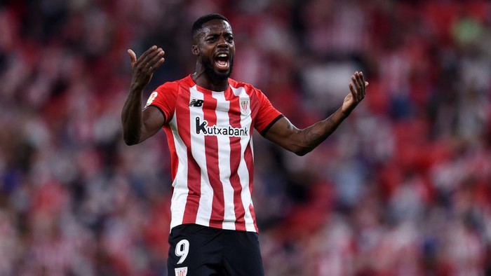 BILBAO, SPAIN - OCTOBER 01: Inaki Williams of Athletic Bilbao  reacts during the LaLiga Santander match between Athletic Club and Deportivo Alaves at San Mames Stadium on October 01, 2021 in Bilbao, Spain. (Photo by Juan Manuel Serrano Arce/Getty Images)