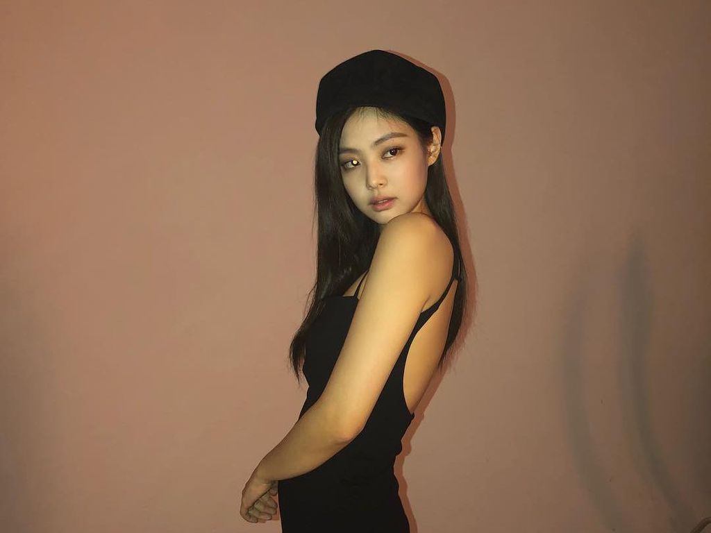 Deretan Gaya Jennie Blackpink Pakai Little Black Dress, Elegan Hingga Seksi Deretan Gaya Jennie Blackpink Pakai Little Black Dress, Elegan Hingga Seksi