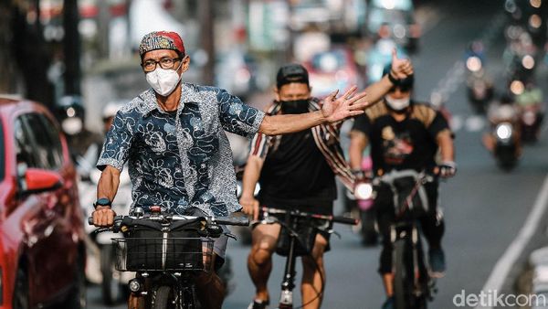 Komunitas Bike To Work Gowes Bareng untuk Peringati Hari Batik