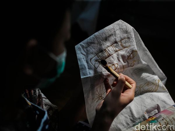 Melihat Ketelatenan Anak-anak Berkebutuhan Khusus Saat Membatik