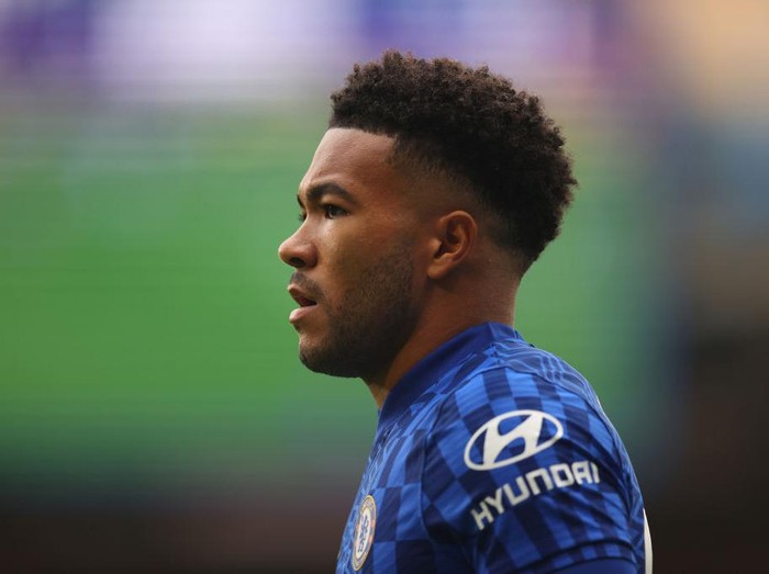 LONDON, ENGLAND - SEPTEMBER 25: Reece James of Chelsea during the Premier League match between Chelsea and Manchester City at Stamford Bridge on September 25, 2021 in London, England. (Photo by Catherine Ivill/Getty Images)