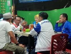 RK-Bima Arya: Siang Dipaksa Makan Ulat Sagu, Malam Santap Pecel Lele Bareng