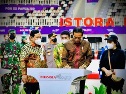 Bareng Puan-Prabowo, Jokowi Resmikan 7 Arena PON XX Papua
