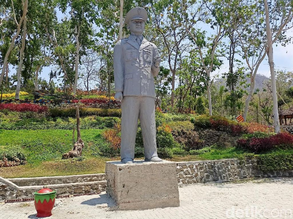 Pak Gatot, Patung Soeharto Ada di Ponorogo Loh