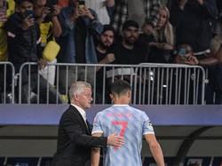 Solskjaer Tertawakan Rumor Tuntutan Ronaldo soal Taktik