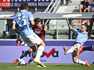 Bologna VS Lazio: Biancocelesti Tumbang 0-3