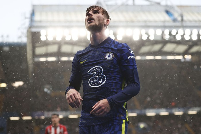Chelsea vs Southampton LONDON, ENGLAND - OCTOBER 02: Timo Werner of Chelsea looks on during the Premier League match between Chelsea and Southampton at Stamford Bridge on October 02, 2021 in London, England. (Photo by Ryan Pierse/Getty Images)