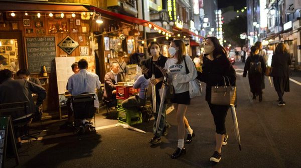 Darurat COVID-19 Dicabut, Warga Jepang Asik Nongkrong Lagi
