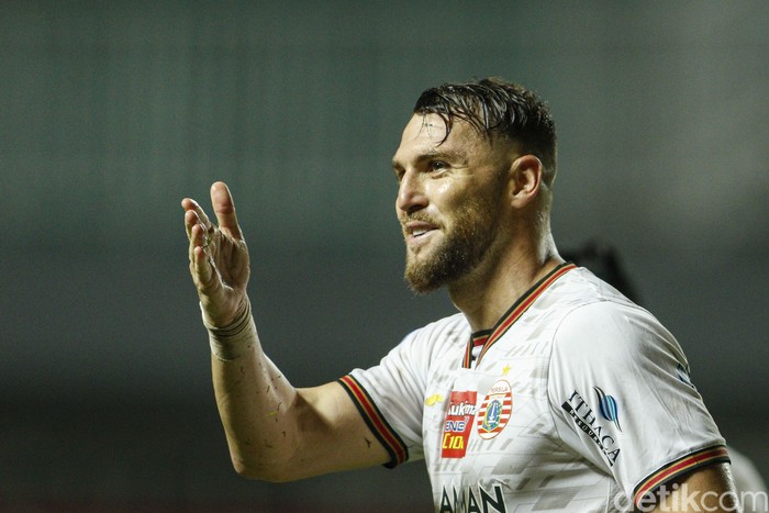 Persija Jakarta memetik kemenangan atas Persiraja Banda Aceh di lanjutan BRI Liga 1 2021. Kemenangan ditentukan penalti Marko Simic.