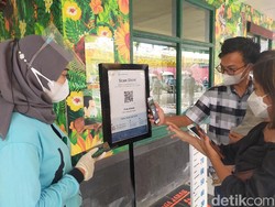 KBS Surabaya Kembali Buka, Banyak Pengunjung Belum Unduh PeduliLindungi