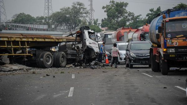 Kecelakaan Terjadi di KM 134 Tol Purbaleunyi