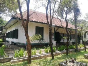 Singgah di Bumi Kaler, Rumah Bupati Sumedang Terkaya Pemilik 31 Istri