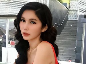 Transformasi Transgender Nur Sajat, Ditangkap karena Umrah Pakai Baju Wanita Transformasi Transgender Nur Sajat, Ditangkap karena Umrah Pakai Baju Wanita