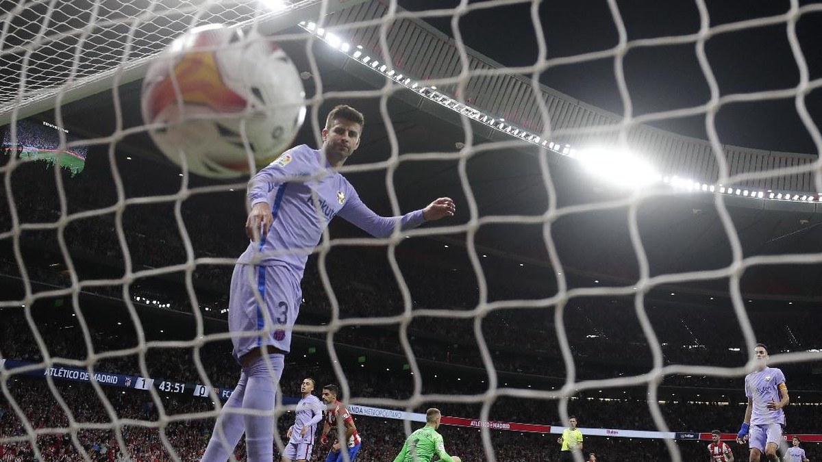 Barcelona banyak kebobolan di awal musim ini. (Foto: Manu Fernandez/AP)