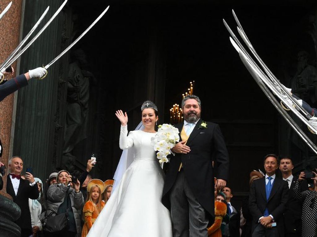 Wanita Ini Dinikahi Pria Keturunan Kaisar Rusia, Jadi Royal Wedding Bersejarah Wanita Ini Dinikahi Pria Keturunan Kaisar Rusia, Jadi Royal Wedding Bersejarah