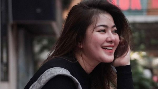 Cerai dari Zumi Zola, Sherrin Tharia Mantap Lepas Hijab