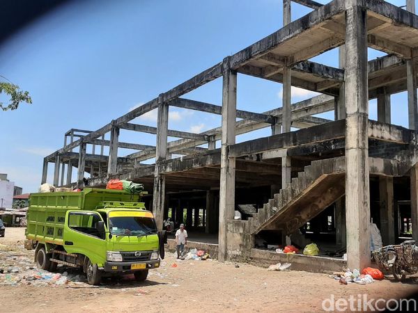 10 Tahun Mangkrak, Kondisi Pasar Cik Puan Pekanbaru Memprihatinkan