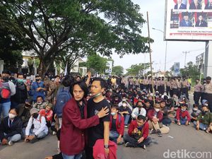 21 Tahun Banten, Mahasiswa Tuntut Pemerintah Bereskan Kemiskinan-Korupsi