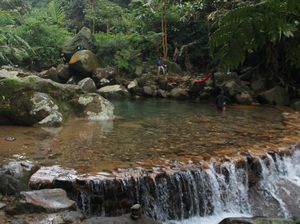Wow! Ada Air Terjun Bertingkat di Lembah Tepus Wow! Ada Air Terjun Bertingkat di Lembah Tepus