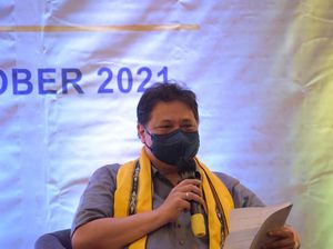 Airlangga: Semoga KUR Dapat Terus Dampingi UMKM Kembangkan Usaha