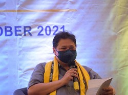 Airlangga: Semoga KUR Dapat Terus Dampingi UMKM Kembangkan Usaha