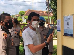Kantor Polisi di Banyuwangi Mulai Berlakukan Aplikasi PeduliLindungi