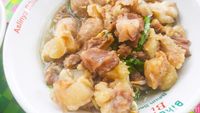 Banjir Tetelan! Warung Bakso Pak Sugeng Selalu Ramai Dikunjungi
