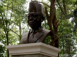 Bukan Soeharto, Ini Tokoh yang Patungnya Ada di Tahura Bandung Bukan Soeharto, Ini Tokoh yang Patungnya Ada di Tahura Bandung