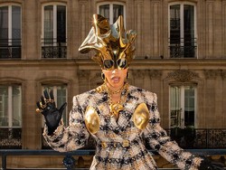 Gaya Seksi Cardi B di Ultah Offset, Pakai Korset dari Sneakers