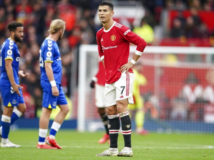 Manchester United's Cristiano Ronaldo controls the ball during the English Premier League soccer match between Manchester United and Everton, at Old Trafford, Manchester, England, Saturday, Oct. 2, 2021. (AP Photo/Dave Thompson)