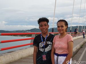 Jembatan Merah Landmark Jayapura, Favorit Warga untuk Menanti Senja Jembatan Merah Landmark Jayapura, Favorit Warga untuk Menanti Senja