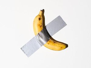 Karya Seni Pisang Dilakban Rp 99,5 Miliar Langsung Dimakan Pembelinya Karya Seni Pisang Dilakban Rp 99,5 Miliar Langsung Dimakan Pembelinya