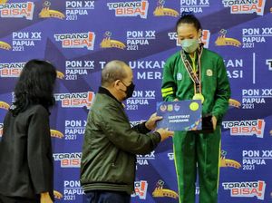 Ketua DPD Serahkan Medali dan Bonus untuk 2 Atlet Senam Jatim Ketua DPD Serahkan Medali dan Bonus untuk 2 Atlet Senam Jatim