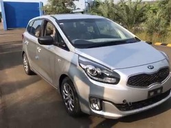 Masih Diplastikin, Ratusan Mobil Kia Dilelang Satu Paket: Sorento, Carens, dan Optima