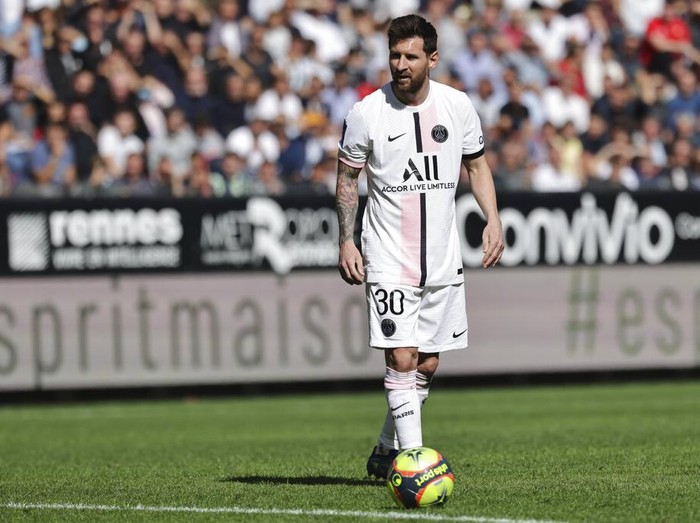 PSGs Lionel Messi reacts during the French League One soccer match between Rennes and Paris Saint-Germain at the Roazhon Park stadium in Rennes, France, Sunday, Oct. 3, 2021. (AP Photo/Jeremias Gonzales)