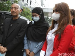 Di Tengah Aksi Saling Lapor, Masa Lalu Mantan Istri Ayah Taqy Malik Terkuak