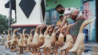 Perajin Miniatur Bebek Bambu Tetap Eksis di Saat Pandemi