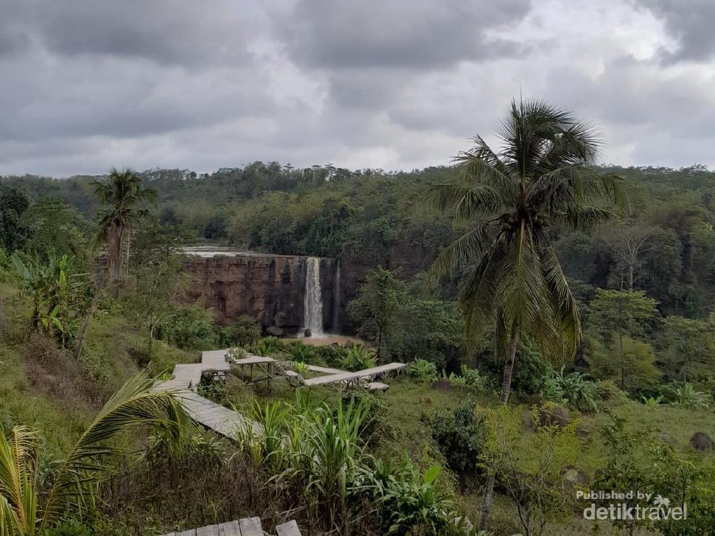 Pegiat Wisata dan Musisi Sukabumi Duet Lawan Pungli Pegiat Wisata dan Musisi Sukabumi Duet Lawan Pungli