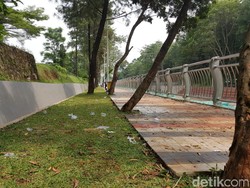 Please Dong, Jangan Buang Sampah Sembarangan di Taman Kota 2 BSD!