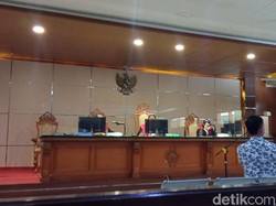 Saksi Sebut Ade Barkah Terima Duit Rp 750 Juta dari Pengusaha Carsa ES