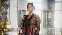 7 Gaya Tara Basro Berkebaya di Istana Versailles Prancis, Cantik Bersahaja