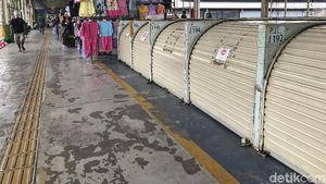 Waduh, Puluhan Kios di Skybridge Tanah Abang Tutup hingga Disegel