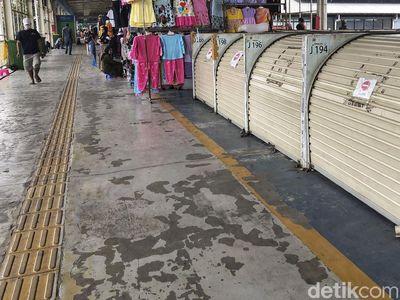 Waduh, Puluhan Kios di Skybridge Tanah Abang Tutup hingga Disegel