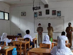 Sekolah di Depok Mulai PTM, Pemkot Akan Tes Antigen Berkala ke Guru-Siswa