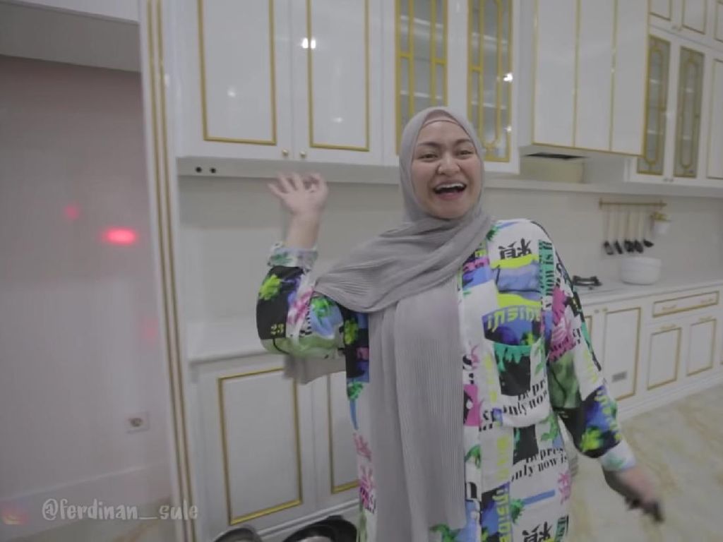 5 Fakta Nathalie Holscher Habiskan Setengah Miliar Buat Renovasi Dapur 5 Fakta Nathalie Holscher Habiskan Setengah Miliar Buat Renovasi Dapur