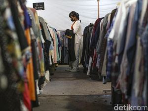 Cerita Penggemar Thrifting Berburu Baju Bekas, Tak Khawatir Gatal-gatal? Cerita Penggemar Thrifting Berburu Baju Bekas, Tak Khawatir Gatal-gatal?