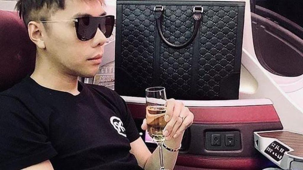 Gaya Mewah Roy Kiyoshi yang Hobi Kulineran dan Senang Berbagi Gaya Mewah Roy Kiyoshi yang Hobi Kulineran dan Senang Berbagi