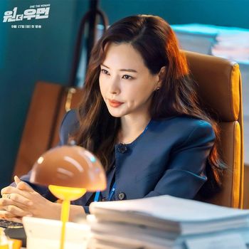 Honey Lee di drama One The Woman