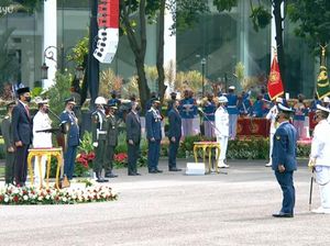 Pimpin Upacara HUT TNI, Jokowi Minta Ubah Kebijakan Pembelanjaan Pertahanan