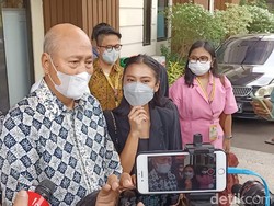 Tyna Kanna Diam Ditanya Hasil Mediasi dengan Kenang Mirdad